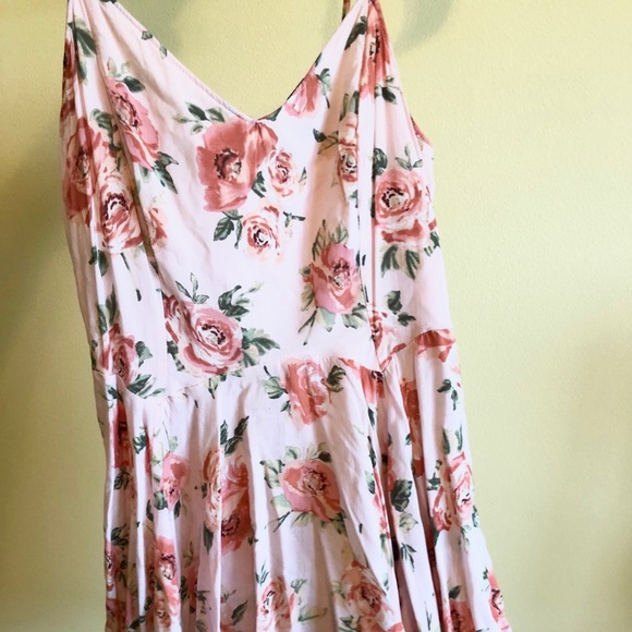 Beautiful Light Pink Floral Summer Dress!!🌸☀️ - Picture 3 of 5